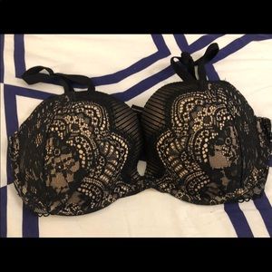 38D VS black lace bra